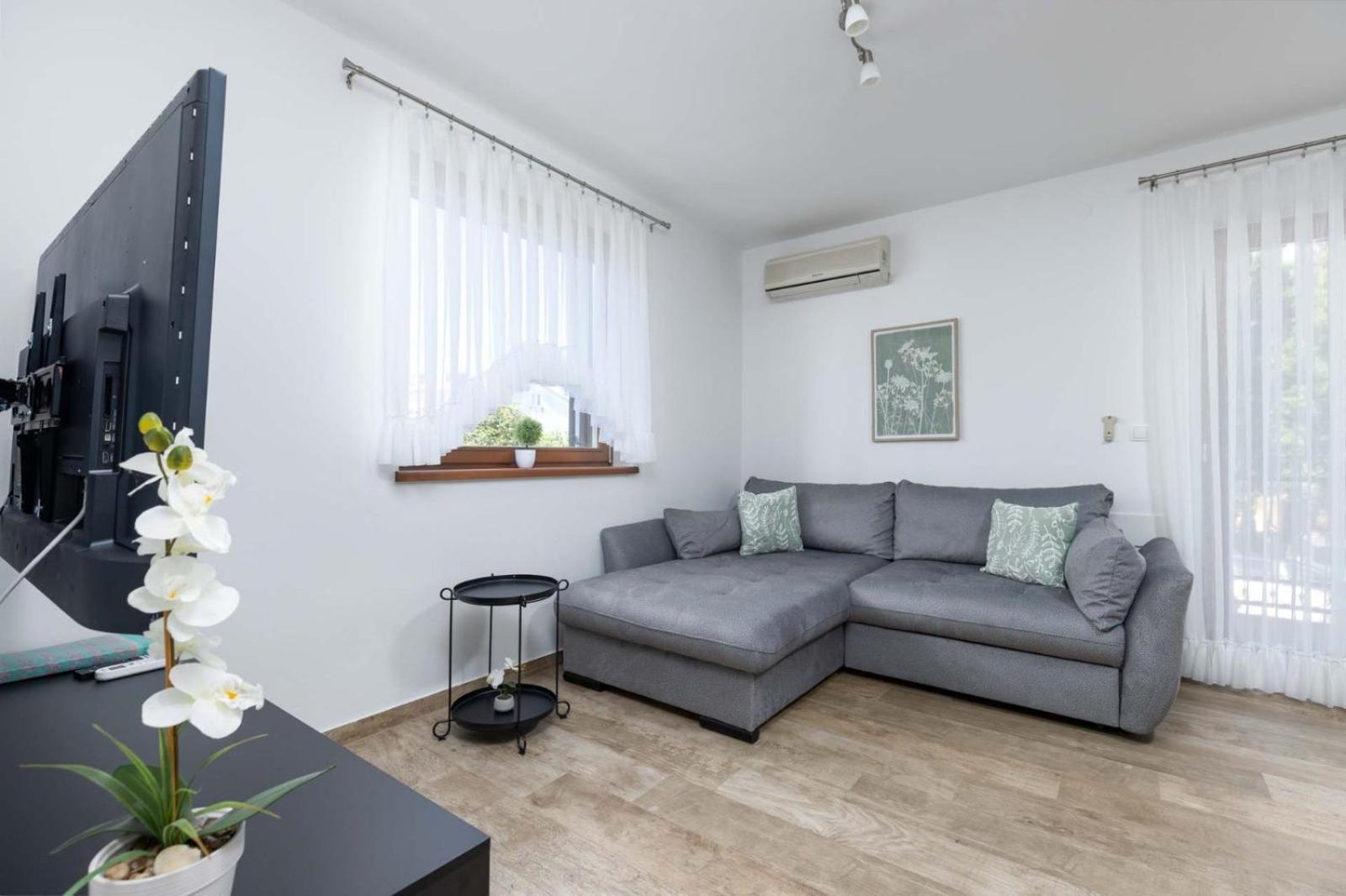 Soper - Top Location 300 M From The Sea Porec Bagian luar foto